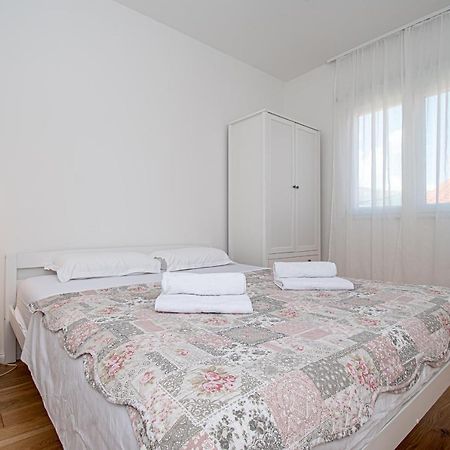 Apartment Nikola Kaštel Novi Εξωτερικό φωτογραφία
