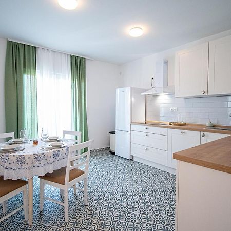 Apartment Nikola Kaštel Novi Εξωτερικό φωτογραφία