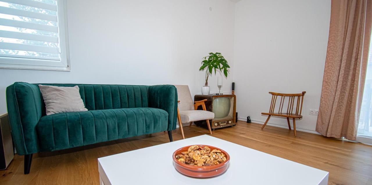 Apartment Nikola Kaštel Novi Εξωτερικό φωτογραφία
