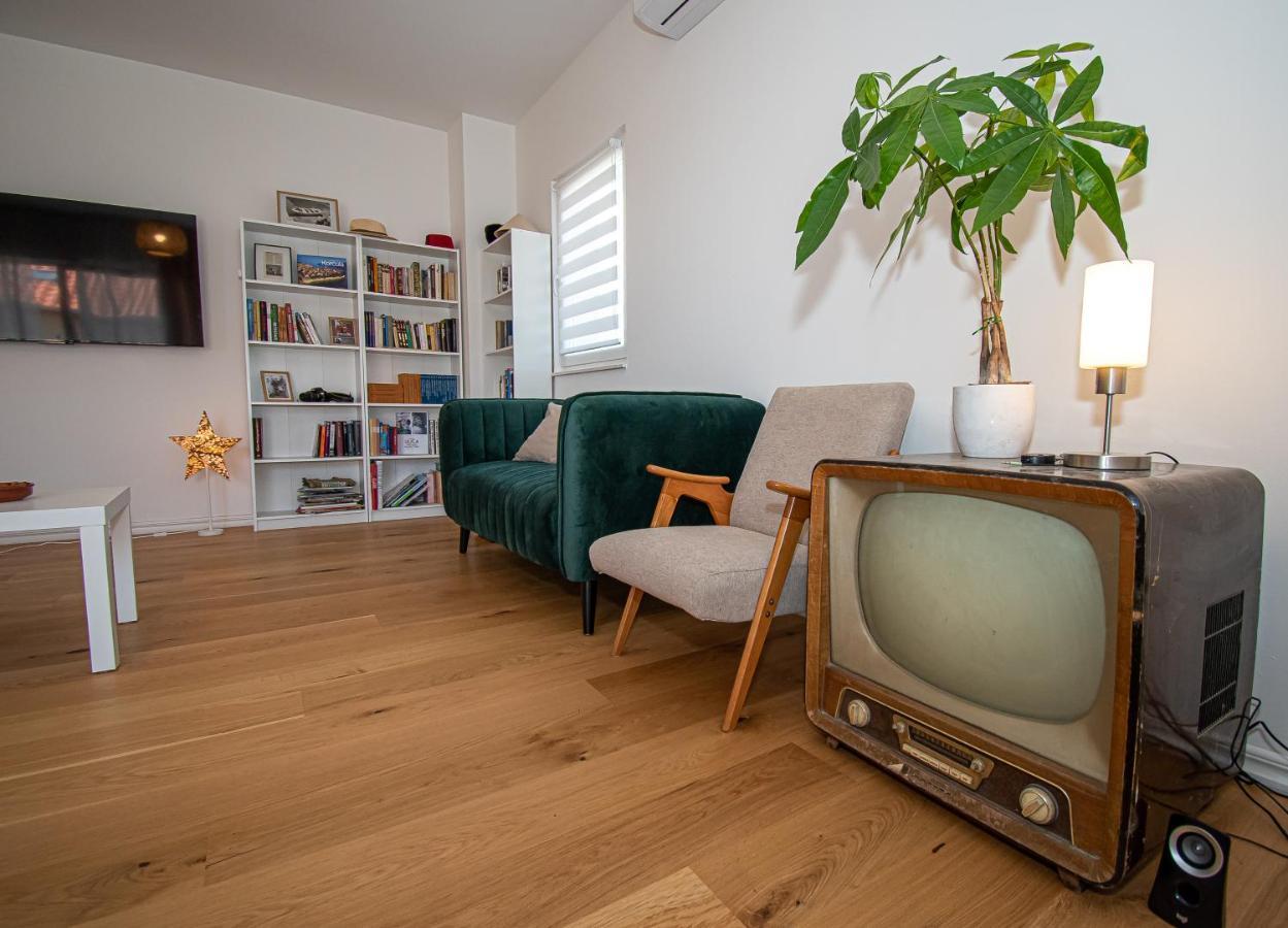 Apartment Nikola Kaštel Novi Εξωτερικό φωτογραφία