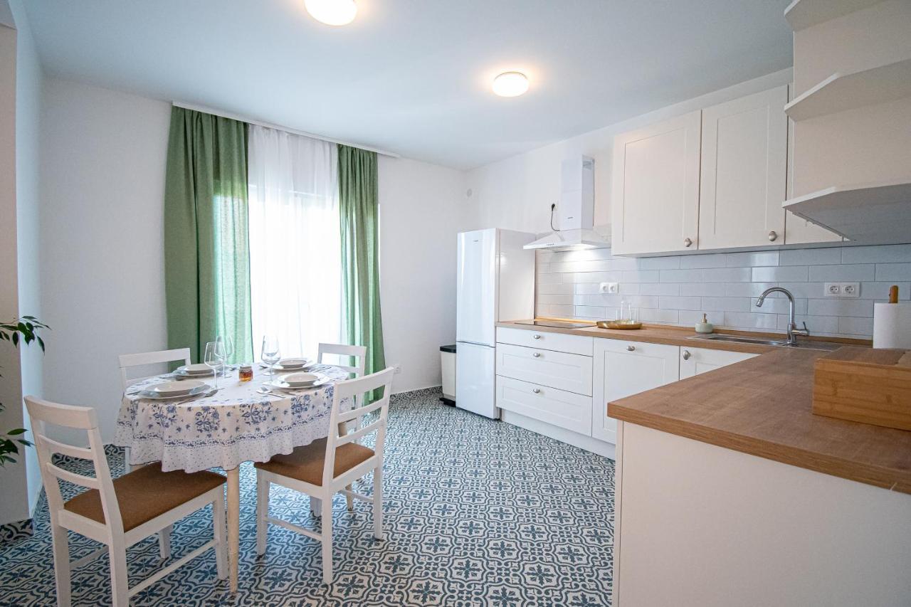 Apartment Nikola Kaštel Novi Εξωτερικό φωτογραφία