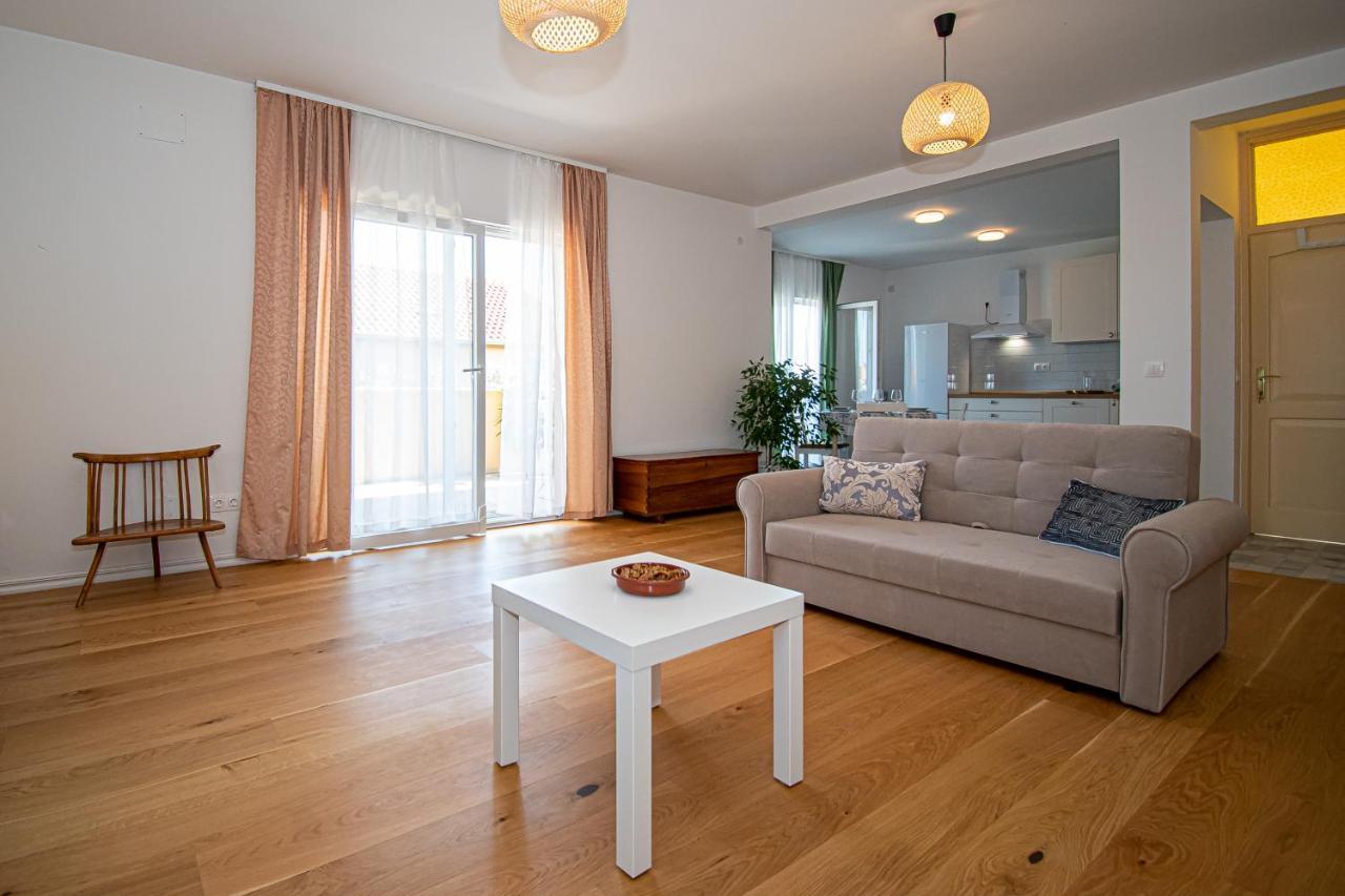 Apartment Nikola Kaštel Novi Εξωτερικό φωτογραφία