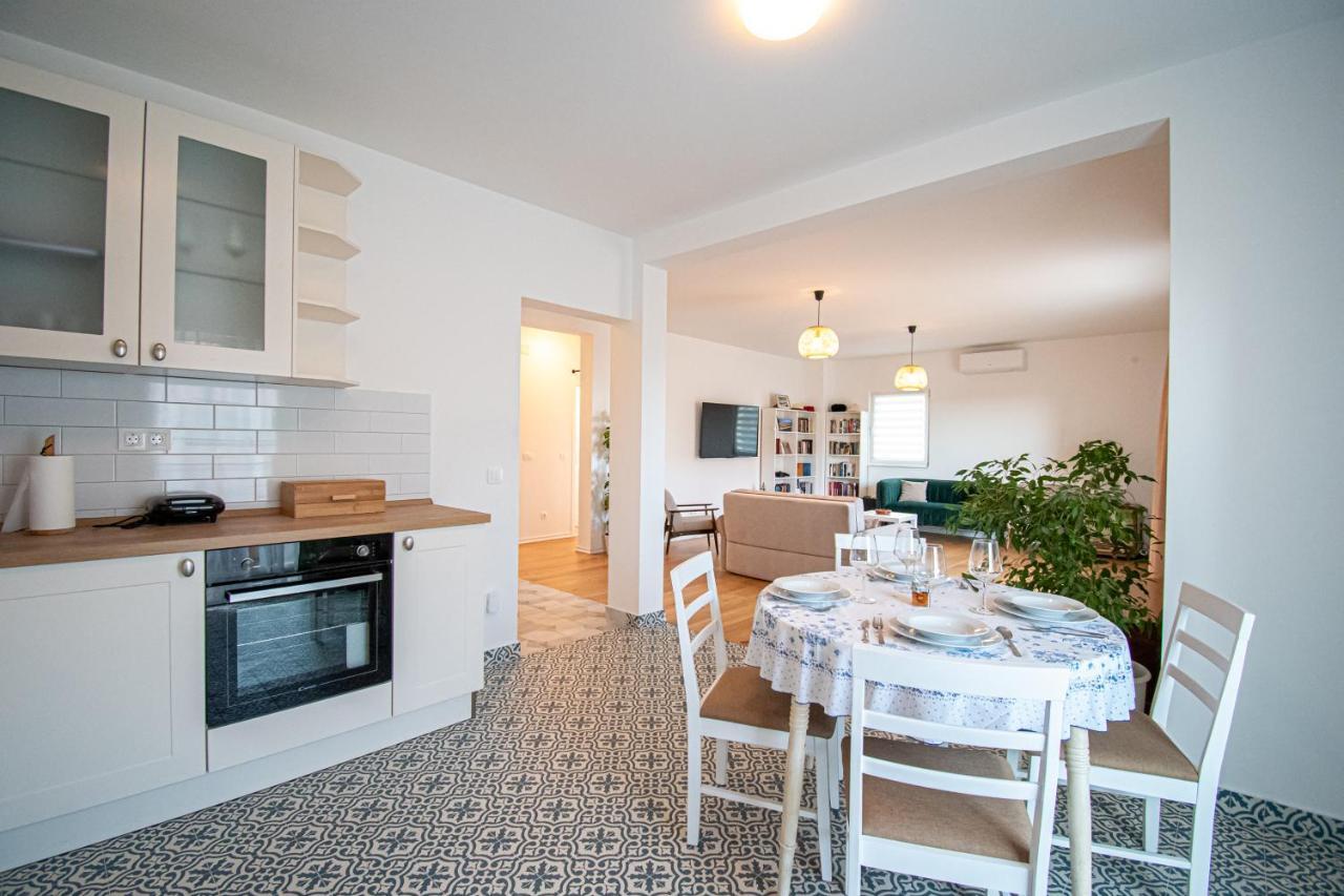 Apartment Nikola Kaštel Novi Εξωτερικό φωτογραφία